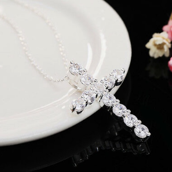 925 Sterling Silver Necklace Cross charm 18inches - Picture 4 of 4